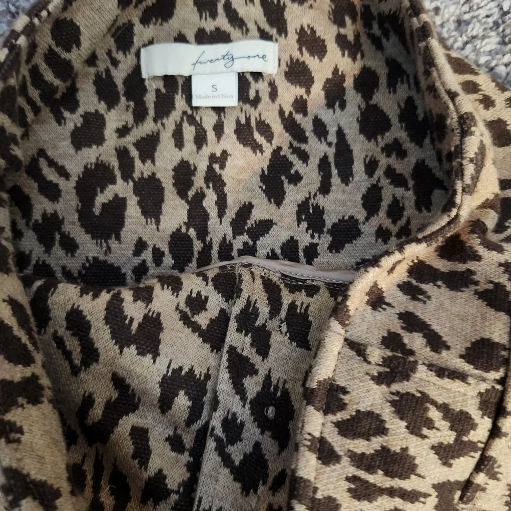 High Waist, Leopard, Knee length Bodycon Button Waisted skirt, size small - Picture 2 of 2